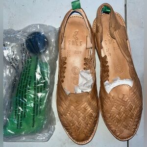 NWT Sol's CUSTOM Huraches RARE Comfy Tan Leather Slip On Loafer Slippers
